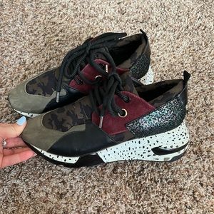 Steve Madden cliff sneakers